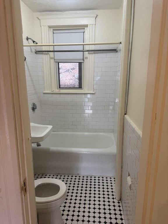 332 Salem St Apt 5 #5 - Photo 4 of 11