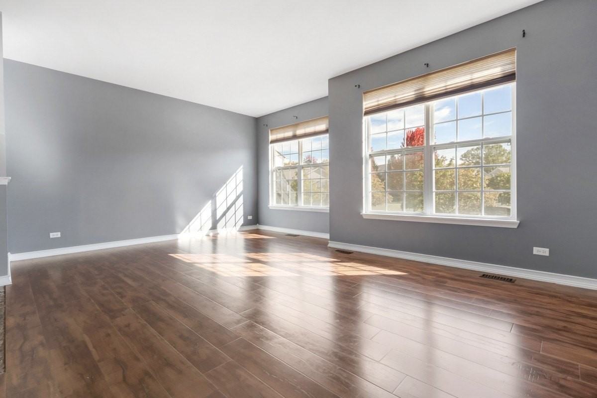 2260 Hudson Cir - Photo 4 of 26