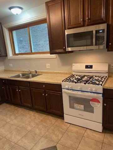 9335 S Laflin St Apt 2 #2 - Photo 4 of 8