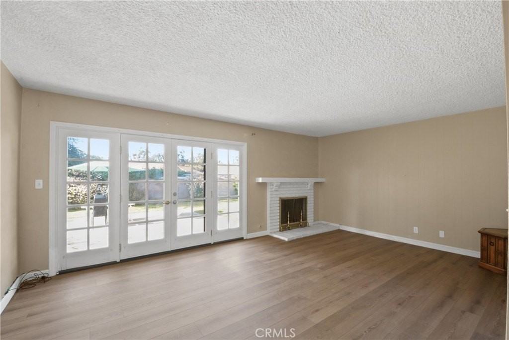 657 S Evanwood Ave - Photo 3 of 16