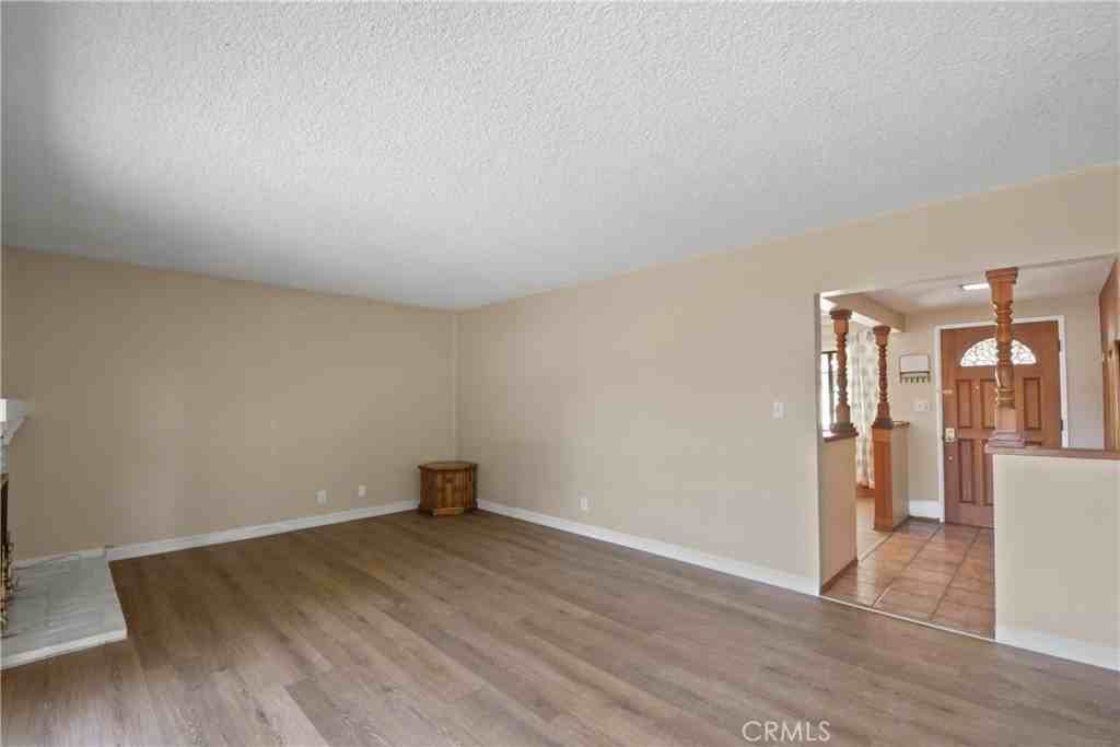 657 S Evanwood Ave - Photo 4 of 16