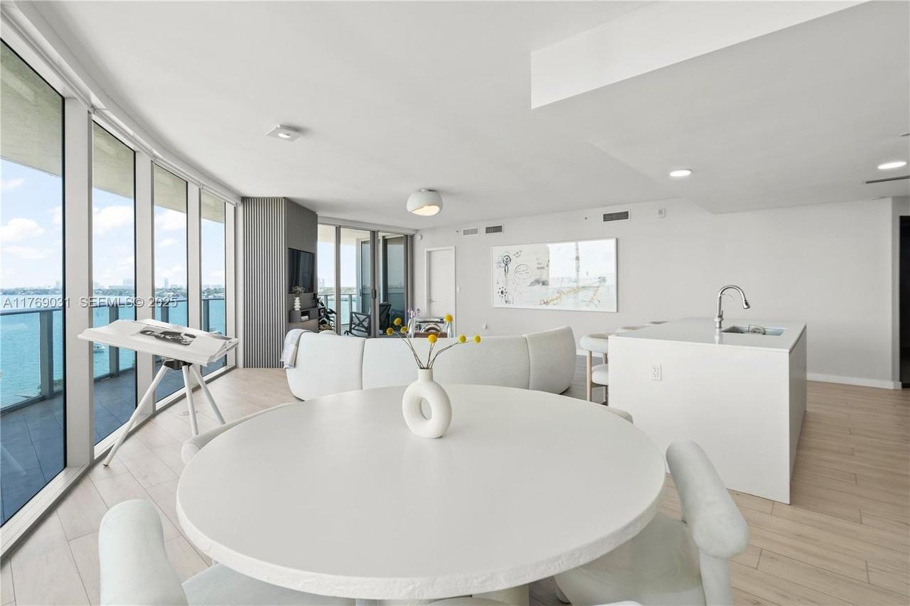 NE 18th St & N Bayshore Dr - Photo 3 of 22