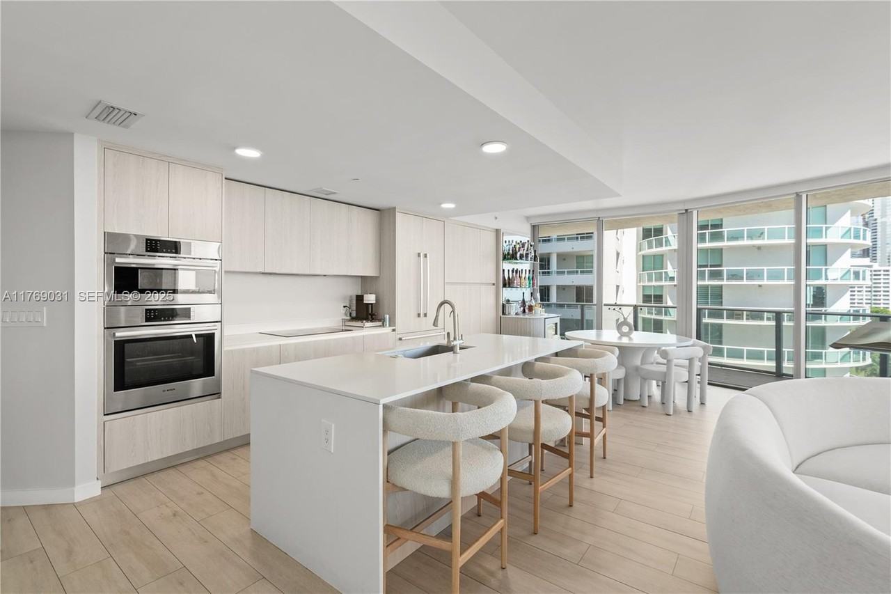 NE 18th St & N Bayshore Dr - Photo 5 of 22