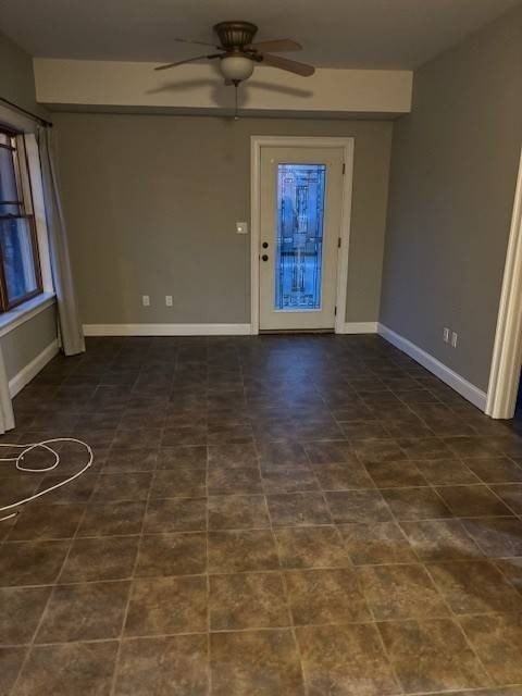 114 Collyer Ave - Photo 2 of 3