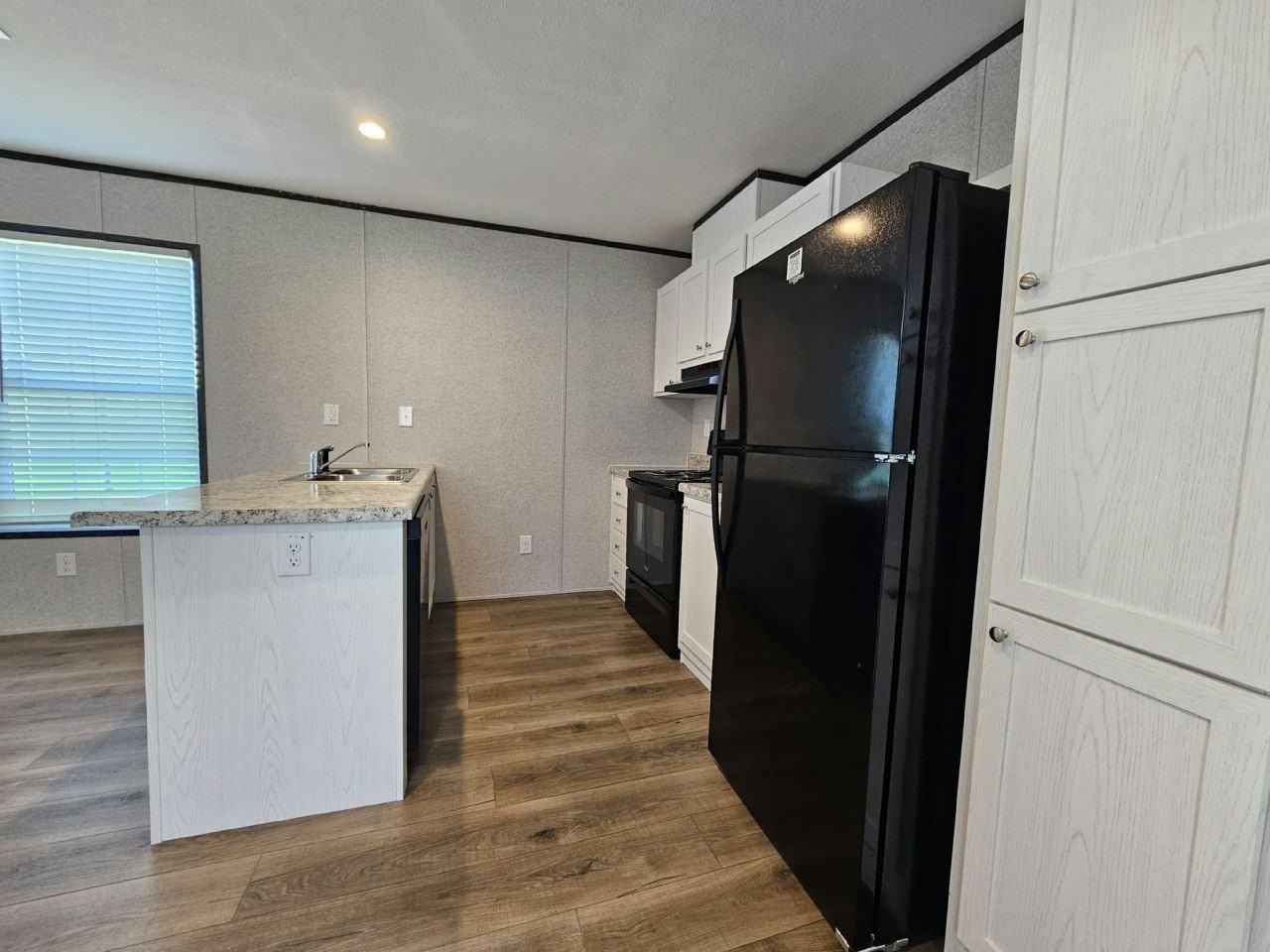 519 Suwanee Dr #2026 - Photo 4 of 10