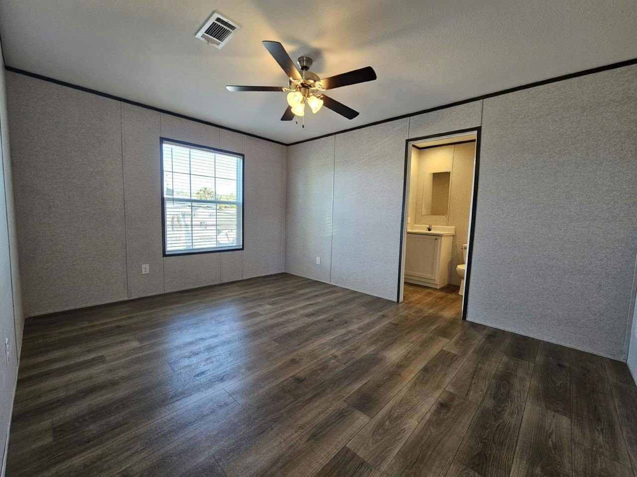 519 Suwanee Dr #2026 - Photo 5 of 10