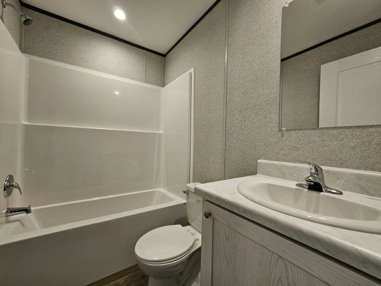 527 Suwanee Dr #2027 - Photo 5 of 10