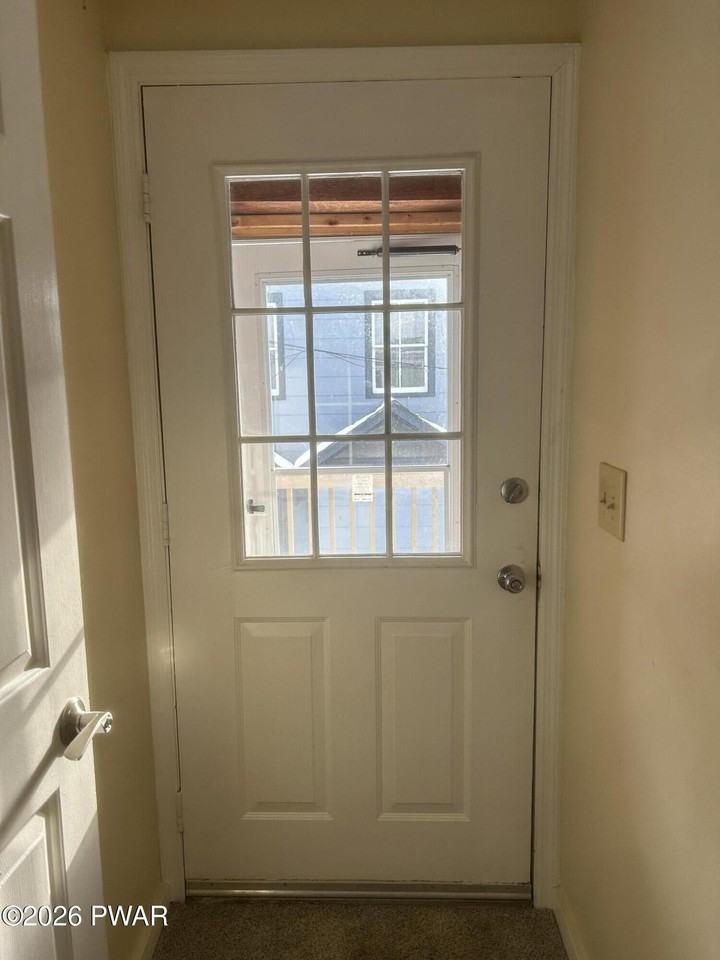 100 Richardson Ave - Photo 5 of 19