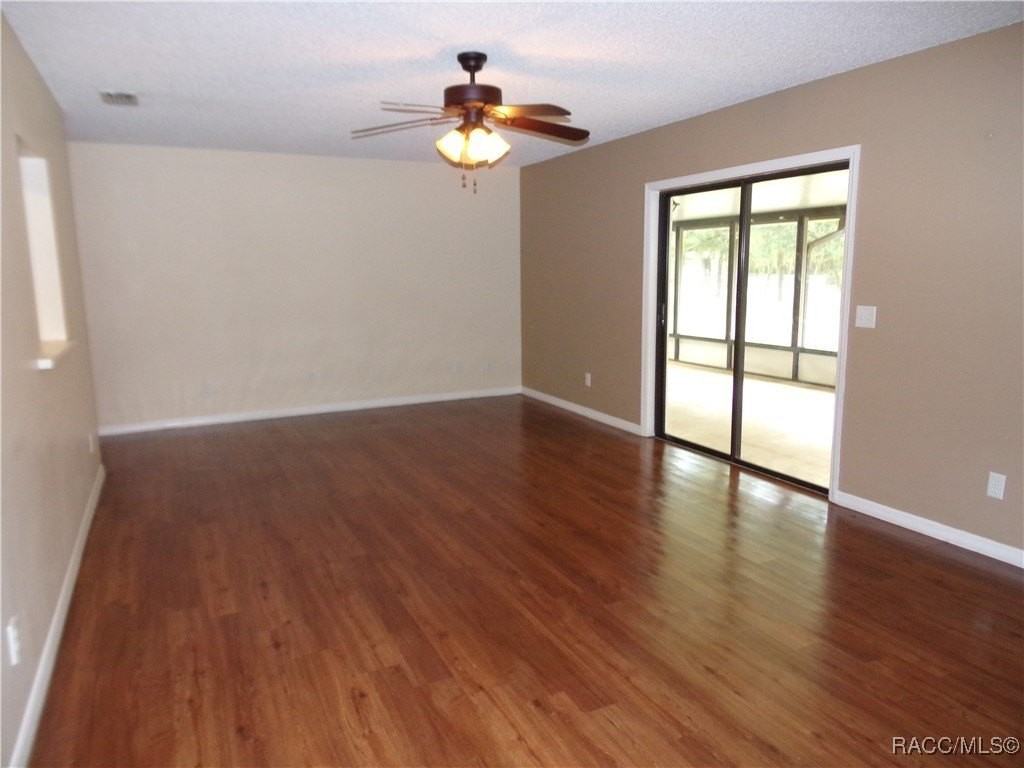 100 E Knightsbridge Pl - Photo 7 of 18