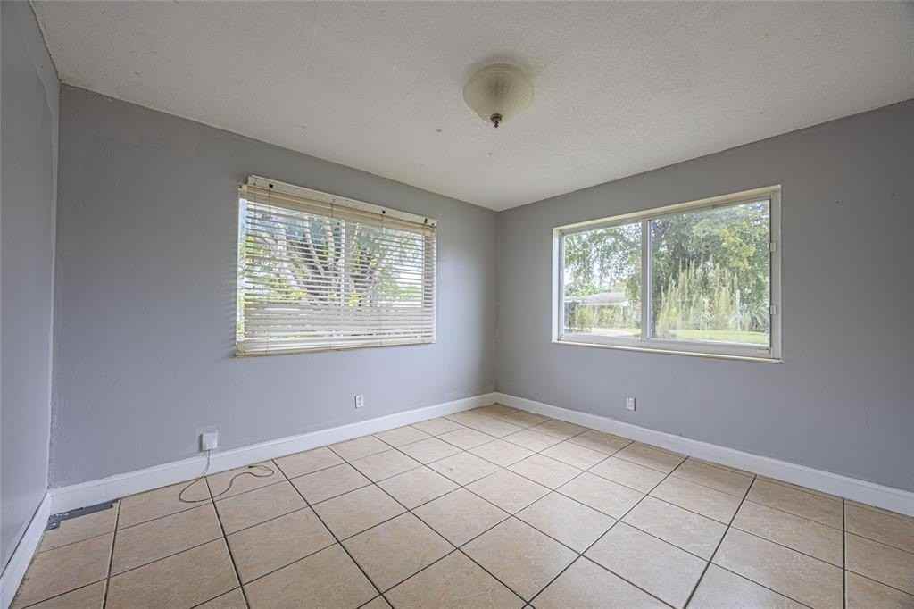 5602 Jefferson St - Photo 6 of 18