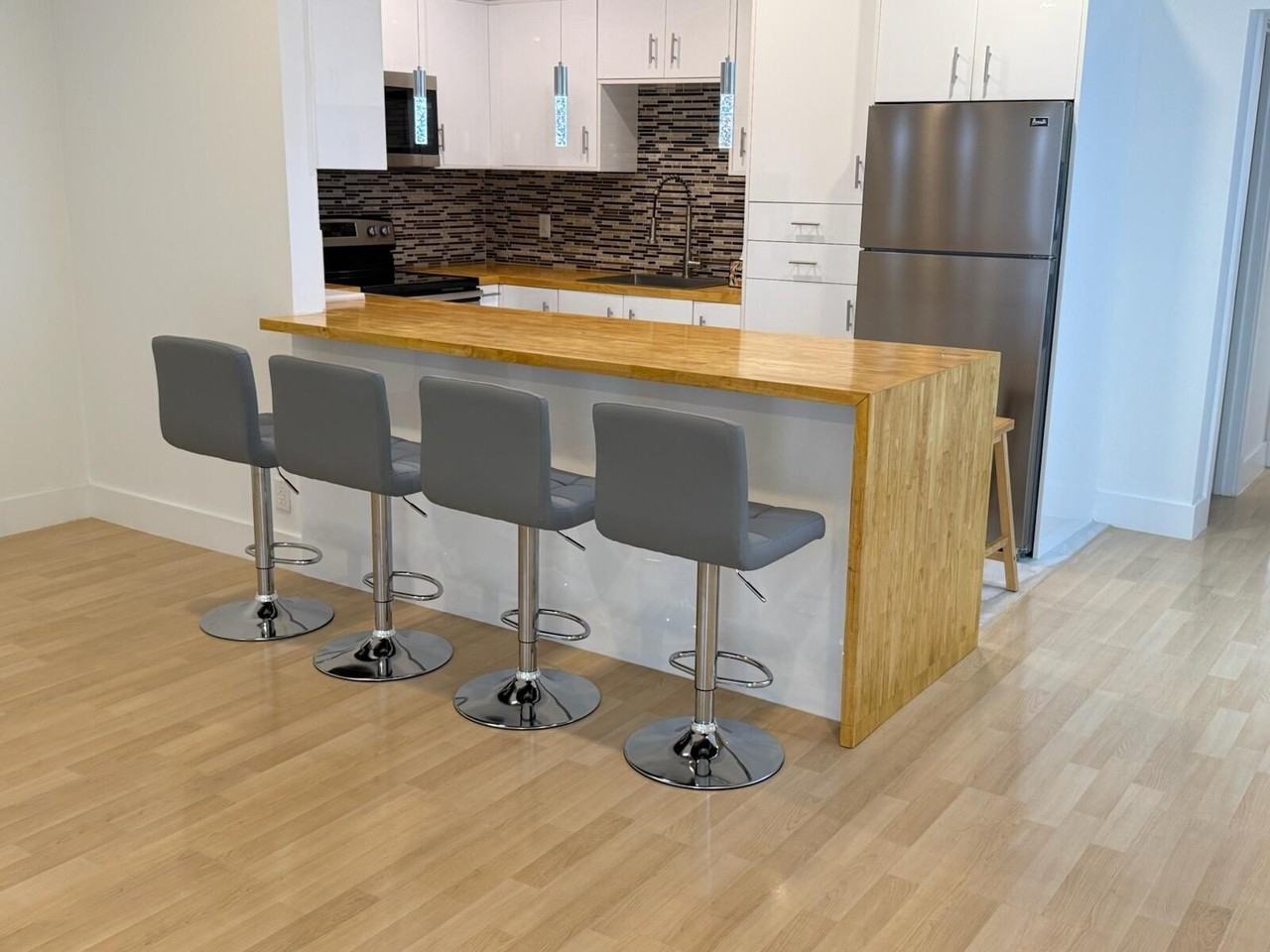 116 Salisbury E - Photo 2 of 21