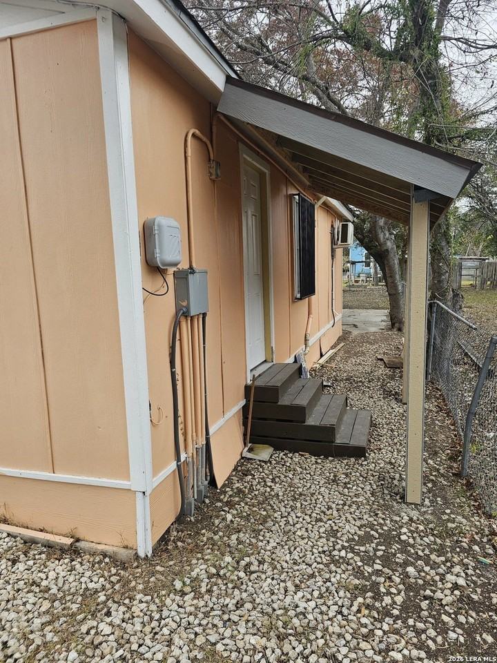 1005 Center St Unit 2 #2 - Photo 2 of 10