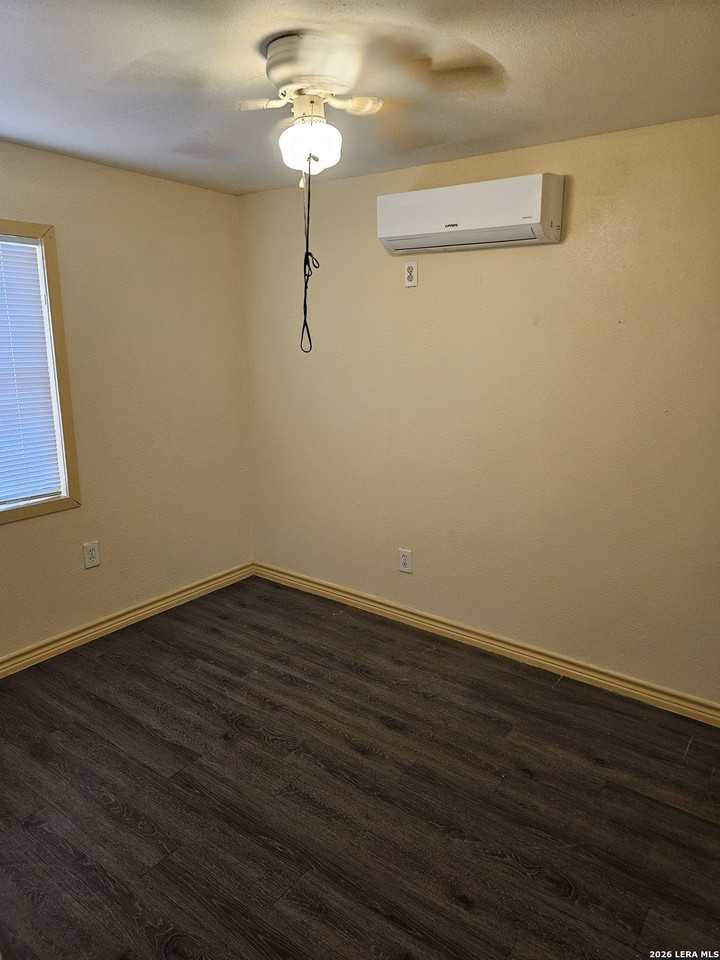 1005 Center St Unit 2 #2 - Photo 6 of 10