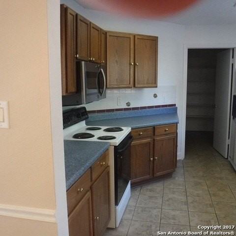 5626 Camry Spgs - Photo 6 of 19