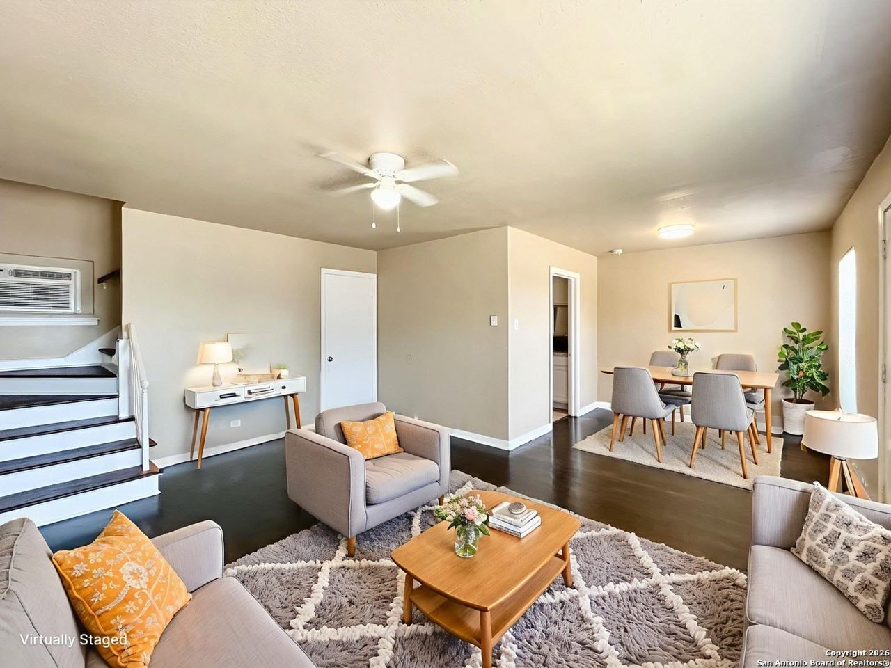 245 Deerwood Dr - Photo 2 of 32