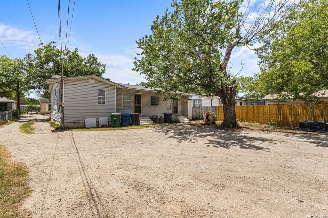 1117 Fenfield Ave - Photo 7 of 7