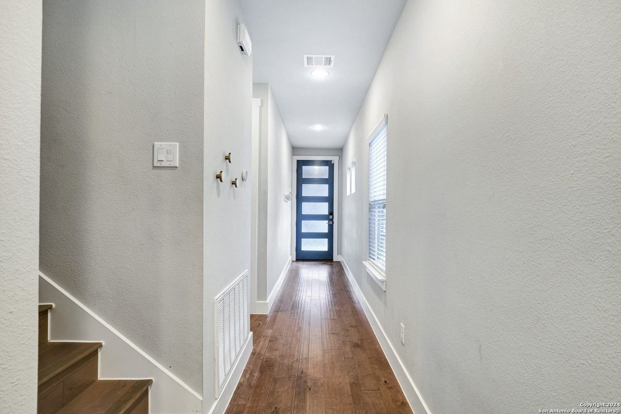 507 Elmhurst Ave - Photo 2 of 29