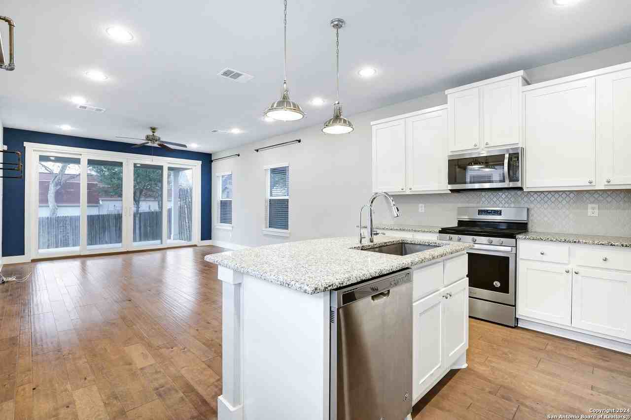 507 Elmhurst Ave - Photo 4 of 29