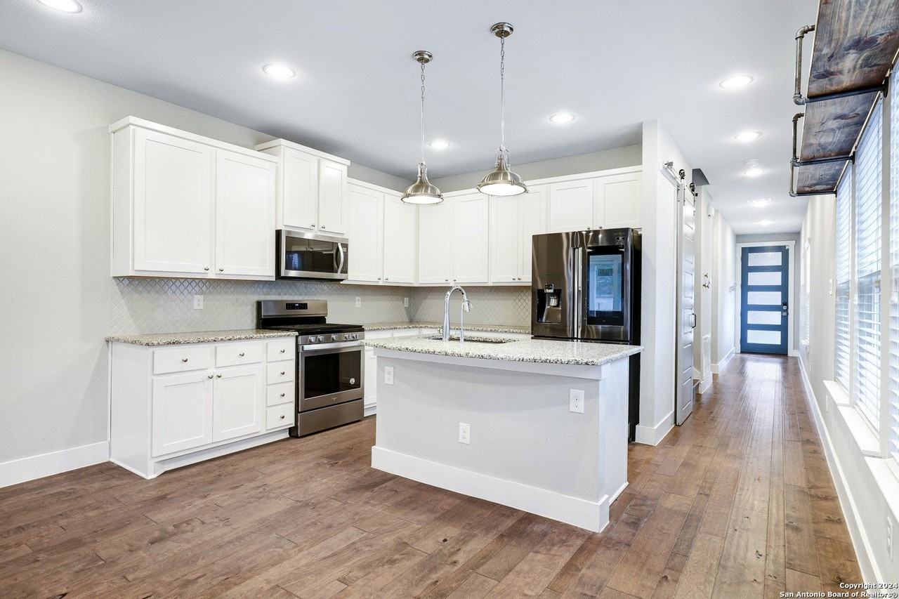 507 Elmhurst Ave - Photo 5 of 29