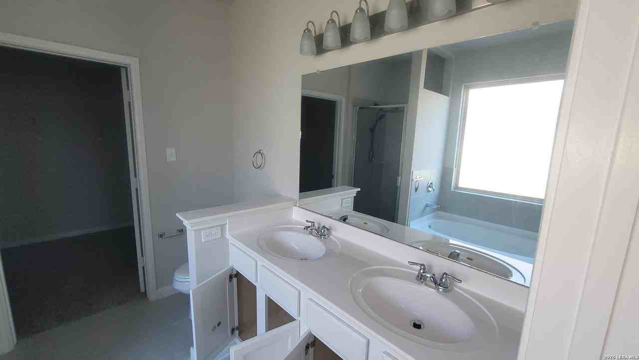 10335 Midsummer Mdw - Photo 6 of 15