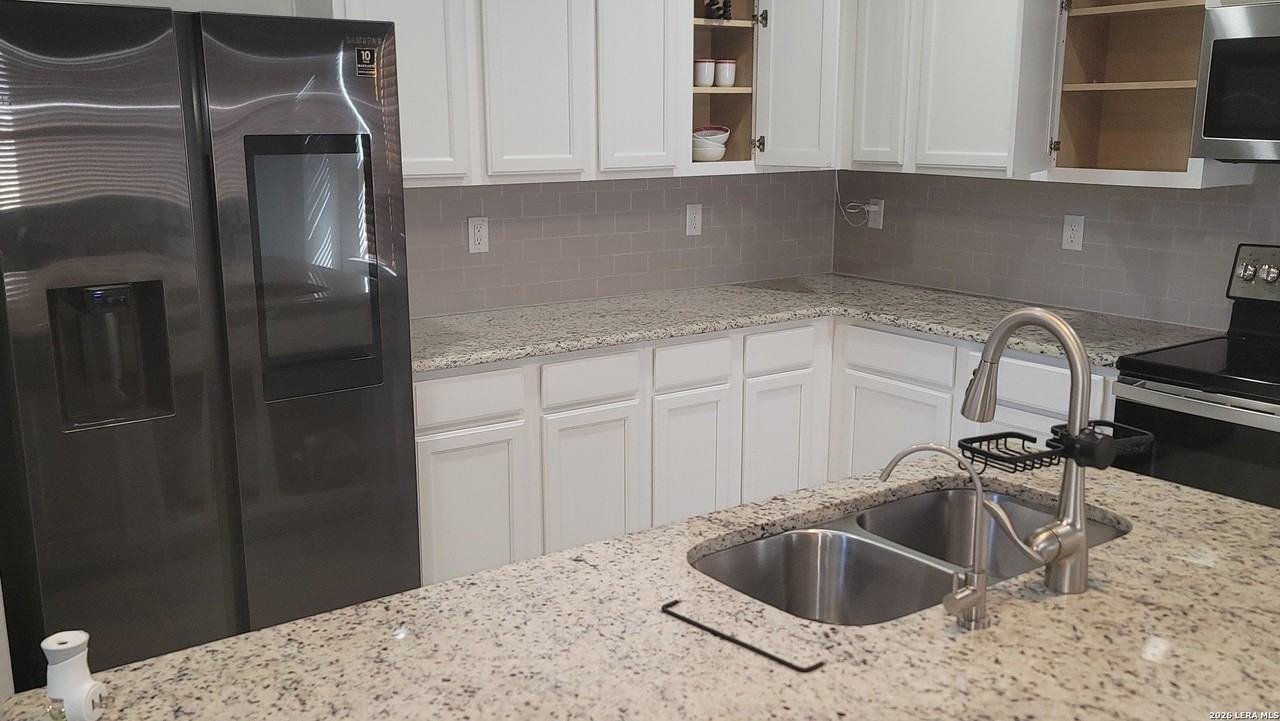 10335 Midsummer Mdw - Photo 5 of 26