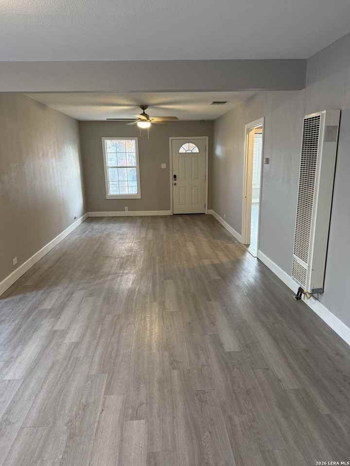 1345 W Hollywood Ave - Photo 7 of 24