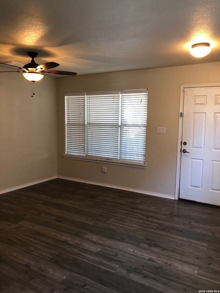 8755 Sunview Park - Photo 4 of 16