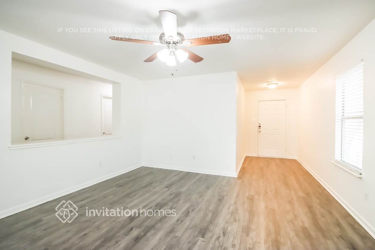 8146 Chancewood Ln - Photo 5 of 17