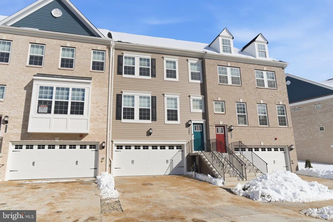 1715 Watercrossing Rd - Photo 3 of 36