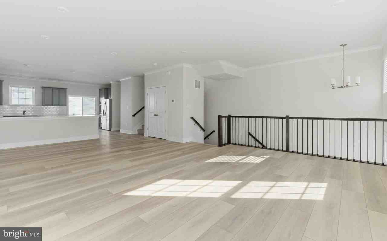 1715 Watercrossing Rd - Photo 5 of 36