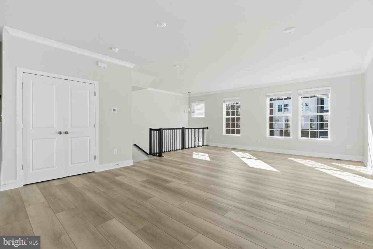 1715 Watercrossing Rd - Photo 6 of 36