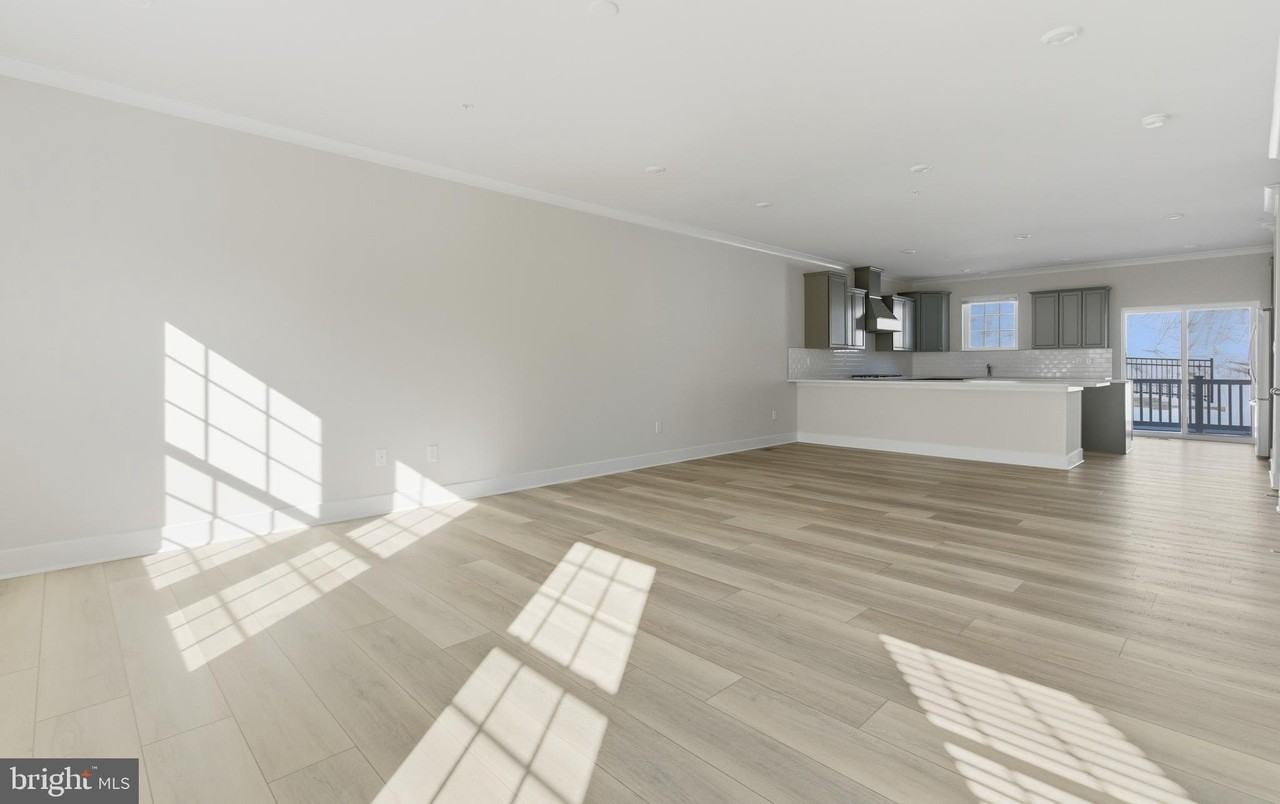 1715 Watercrossing Rd - Photo 7 of 36