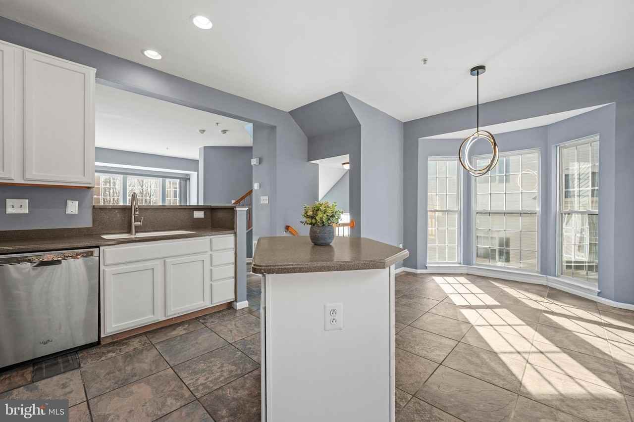 4012 Meadow Trail Ln - Photo 6 of 34