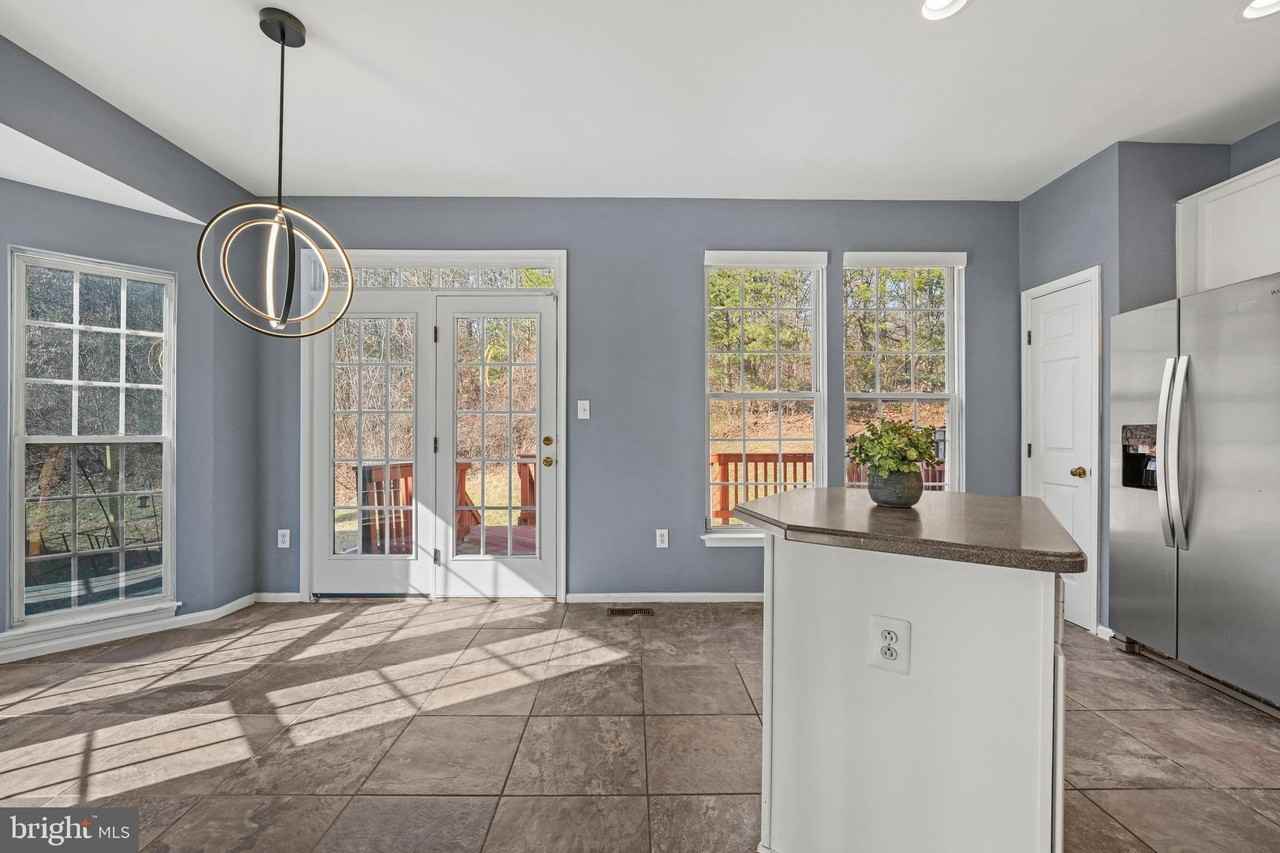 4012 Meadow Trail Ln - Photo 7 of 34