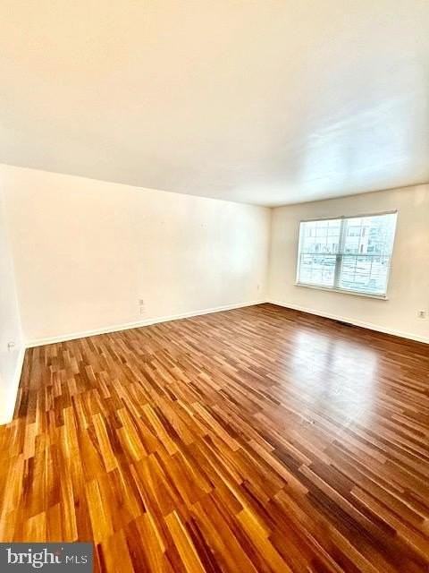 926 Woodlawn Ave - Photo 5 of 26