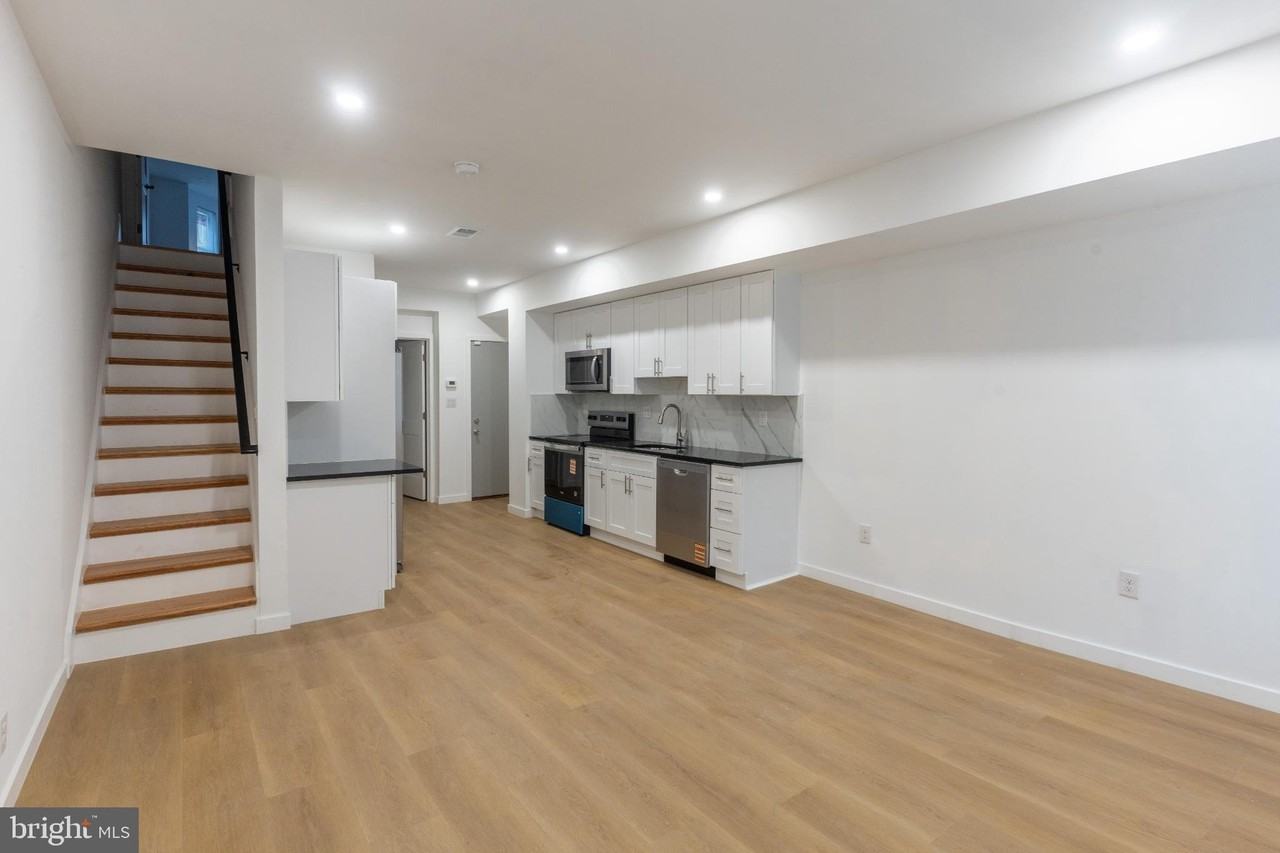 3631 Warren St - Photo 5 of 28