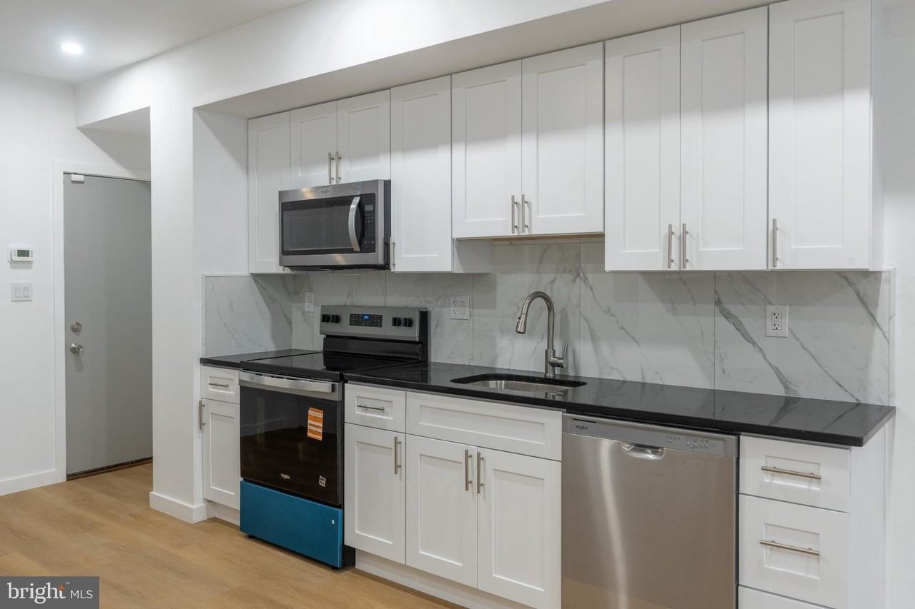 3631 Warren St - Photo 6 of 28