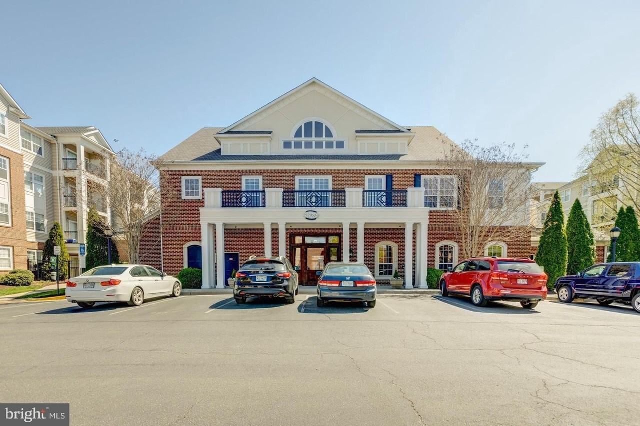 12900 Centre Park Cir - Photo 2 of 20