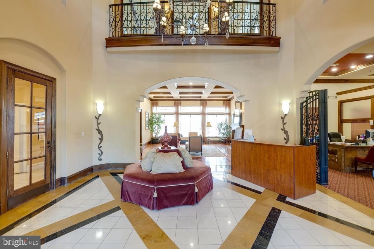 12900 Centre Park Cir - Photo 4 of 20