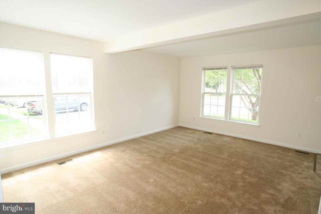 7039 Sauvage Ln - Photo 6 of 21