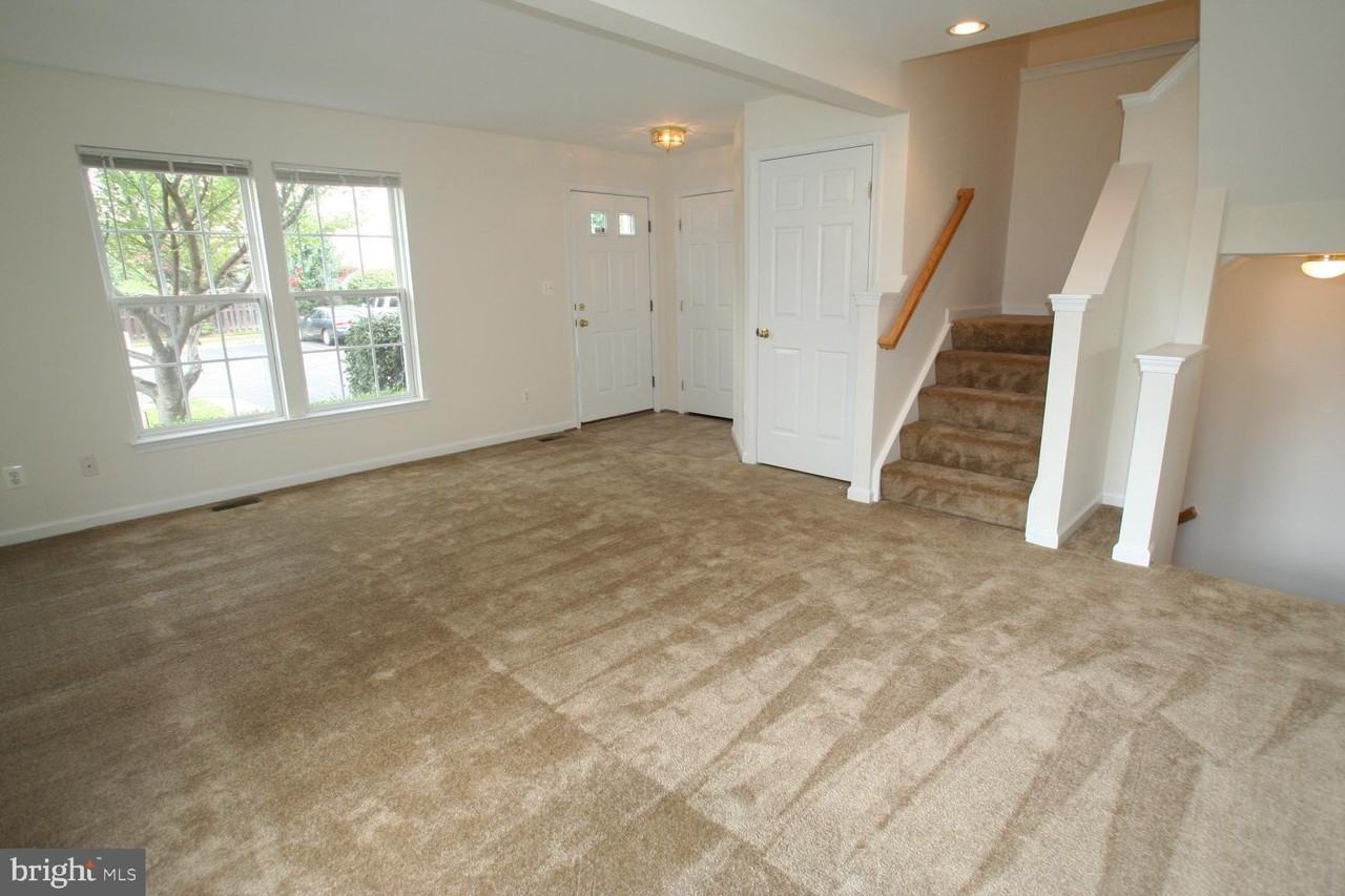 7039 Sauvage Ln - Photo 7 of 21