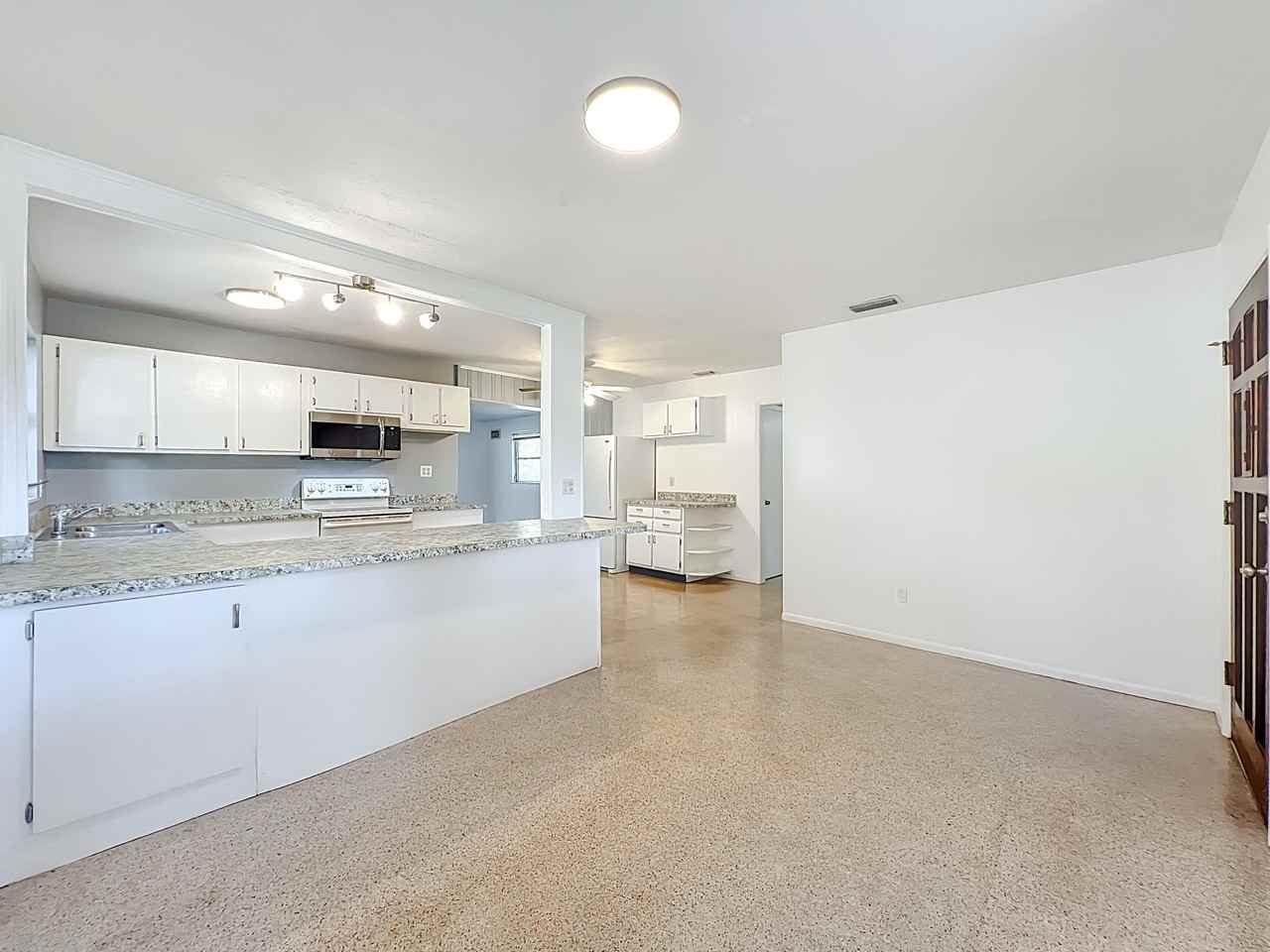 1706 Cambridge Dr #1 - Photo 4 of 26