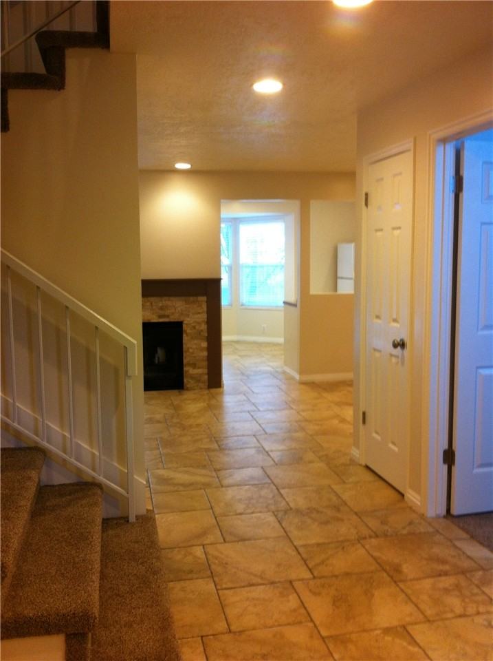 883 W New Hampton Dr - Photo 3 of 24