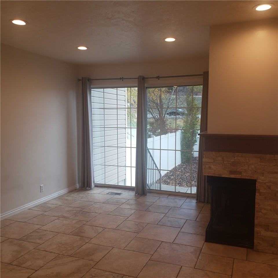 883 W New Hampton Dr - Photo 5 of 24