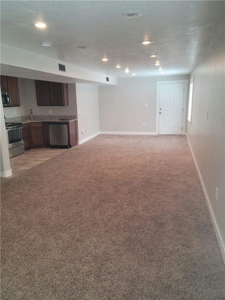 3305 Ws Bsmt - Photo 4 of 17