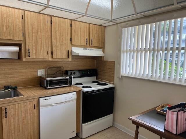 6700 Royal Palm Blvd - Photo 3 of 22