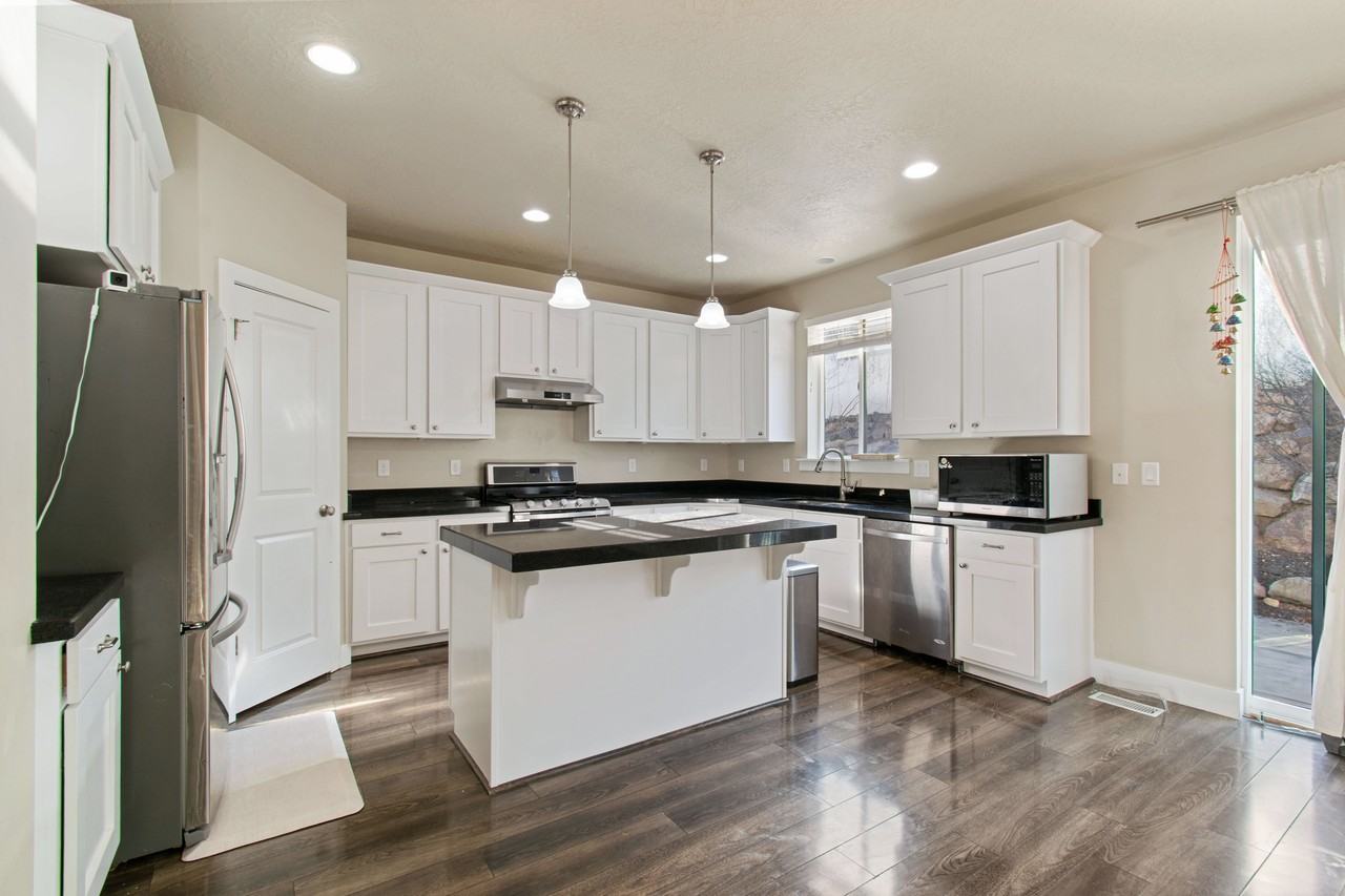 10974 S Eureka Dune Dr #1 - Photo 5 of 37