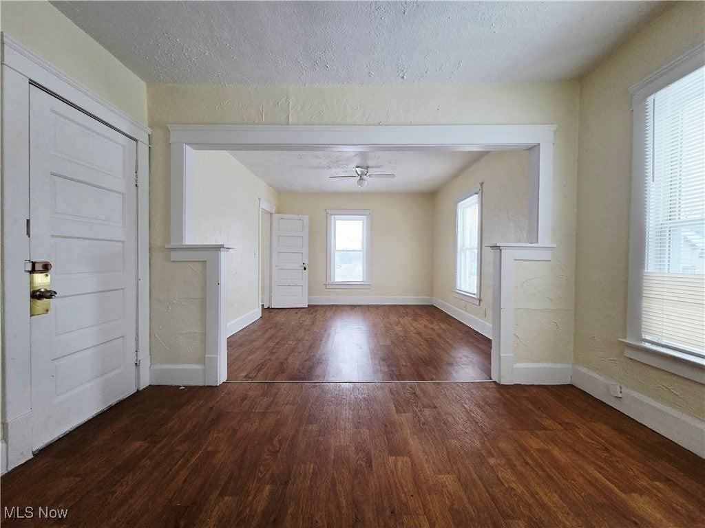 110 Bell Ave - Photo 5 of 14