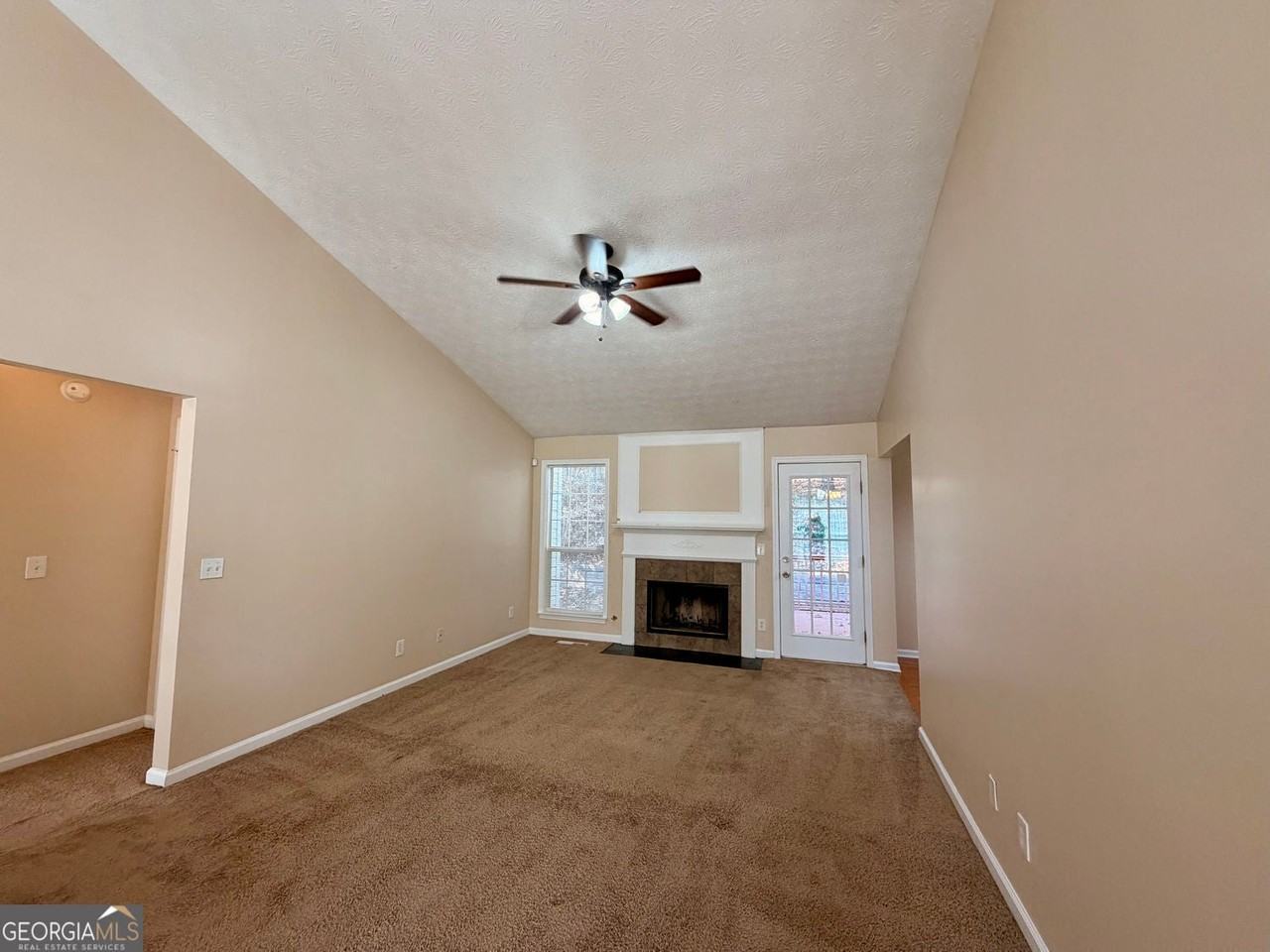 604 Victorian Cir - Photo 4 of 26