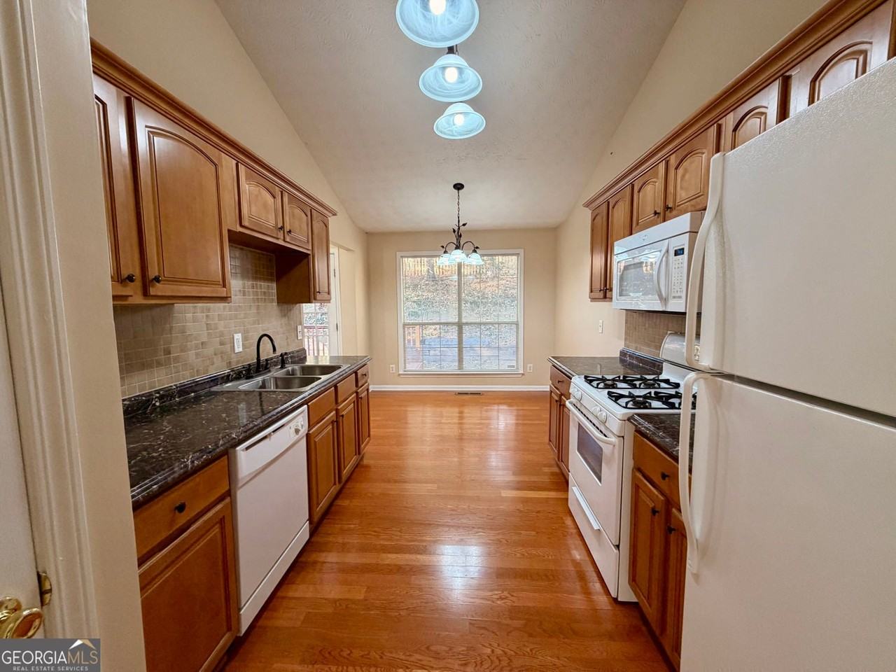 604 Victorian Cir - Photo 7 of 26